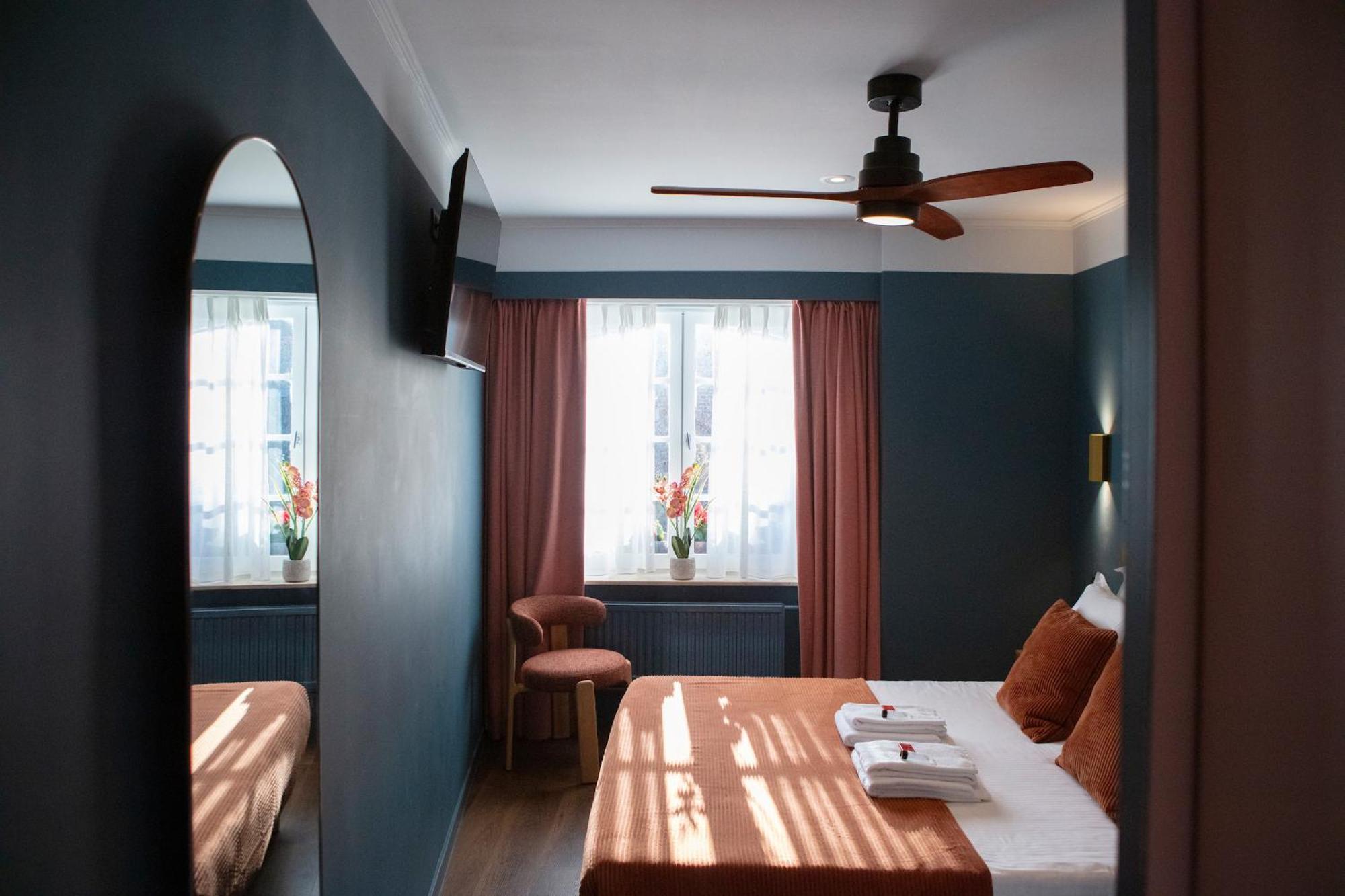 Hotel Gillis Eight By Romy&Travis Brujas Exterior foto